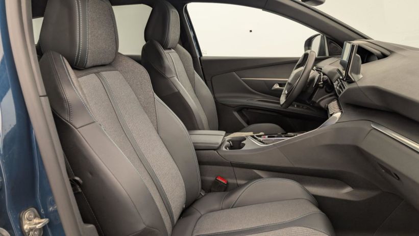 Aperçu du véhicule : Hybrid 180 e-EAT8 Allure Pack