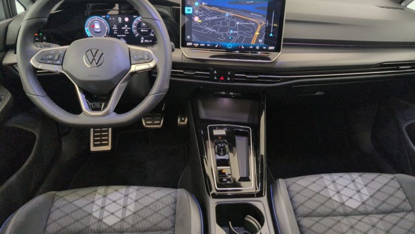 Aperçu du véhicule : 2.0 TDI 150 DSG7 R-LINE