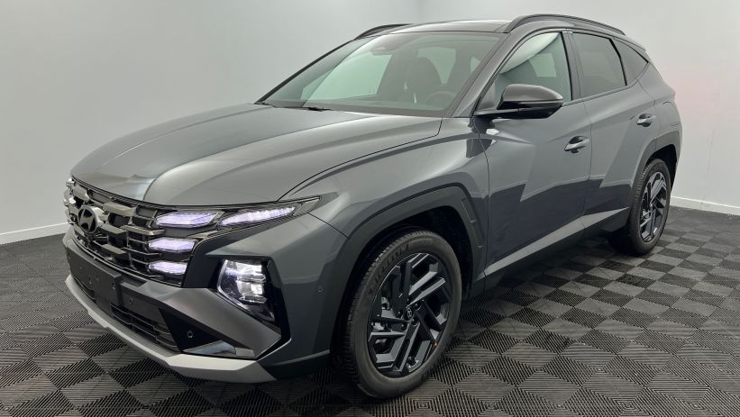 Aperçu du véhicule : 1.6 T-GDI 239 Hybrid BVA6 Executive Ecotronic Gray avec 1160€ d'équipements inclus