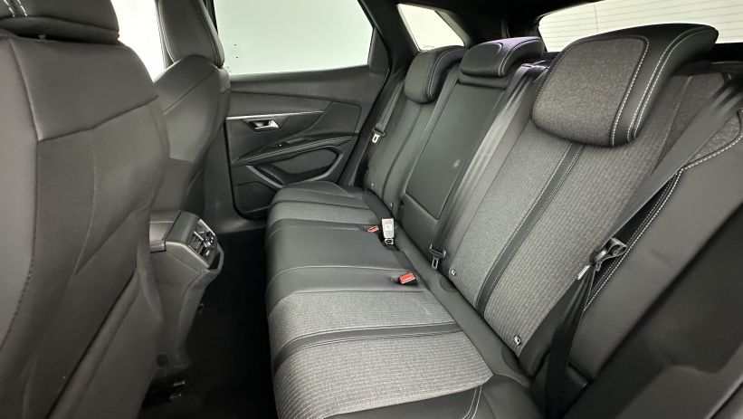 Aperçu du véhicule : 1.2 Hybrid 136ch Allure Pack e-DCS6