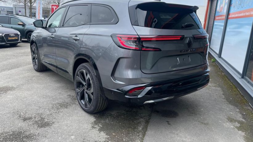 Aperçu du véhicule : ESPRIT ALPINE E-TECH FULL HYBRIDE 200CV BV CVT 7 PLACES + TOIT EN VERRE PANORAMIQUE + NEUF 0KM