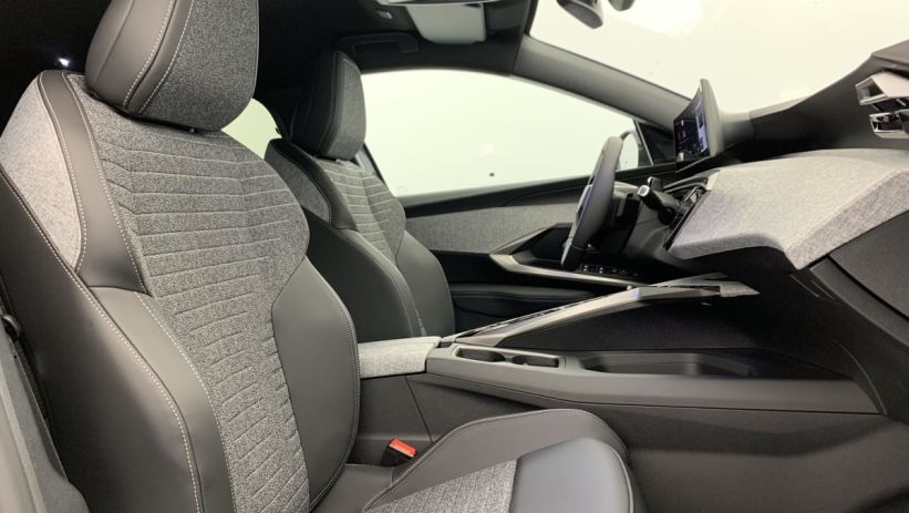 Aperçu du véhicule : Hybrid 145 e-DCS6 Allure
