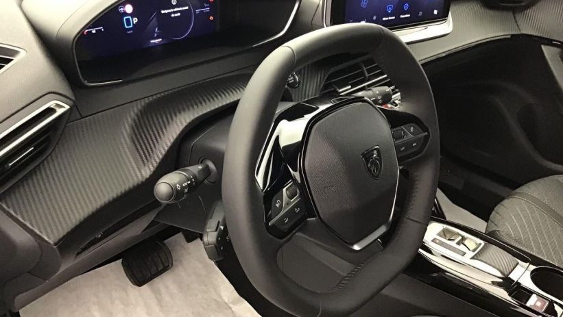Aperçu du véhicule : Allure 1.2 HYBRID 136