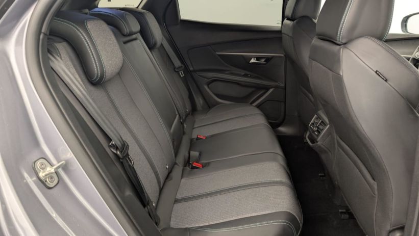 Aperçu du véhicule : Hybrid 136 e-DCS6 Allure Pack