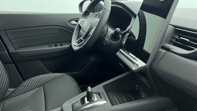 Aperçu du véhicule : E-Tech full hybrid 160 ch esprit Alpine Bleu Iron - Toit Noir Etoilé avec 2100€ d'équipements inclus