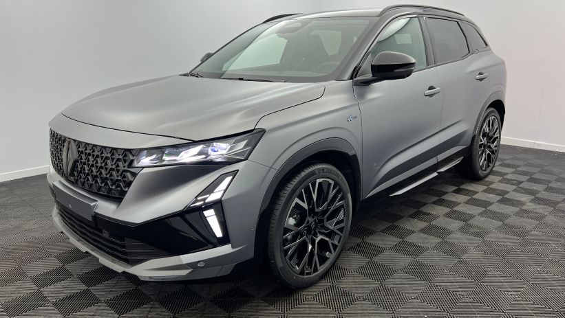 Aperçu du véhicule : full hybrid E-Tech 200 ch Esprit Alpine Gris Schiste - Toit Noir Etoilé avec 4450€ d'équipements inclus