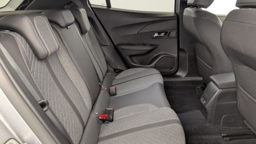 Aperçu du véhicule : Hybrid 136 e-DCS6 Allure