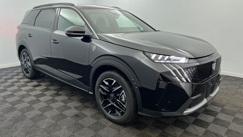 Aperçu du véhicule : Nouveau Hybrid 145 e-DCS6 GT Noir Perla Nera avec 4000€ d'équipements inclus