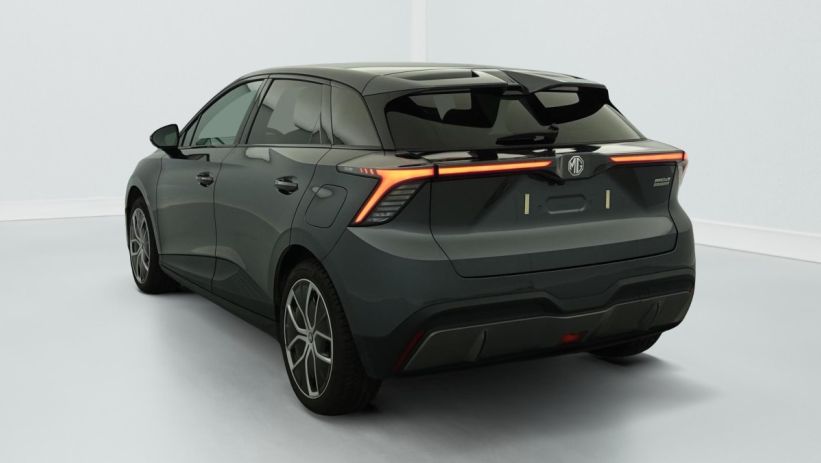 Aperçu du véhicule : 64KWH 204CH LUXURY