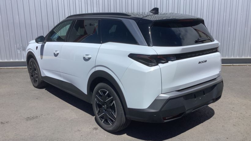 Aperçu du véhicule : 5008 Hybrid 145 ch e-DCS6 GT