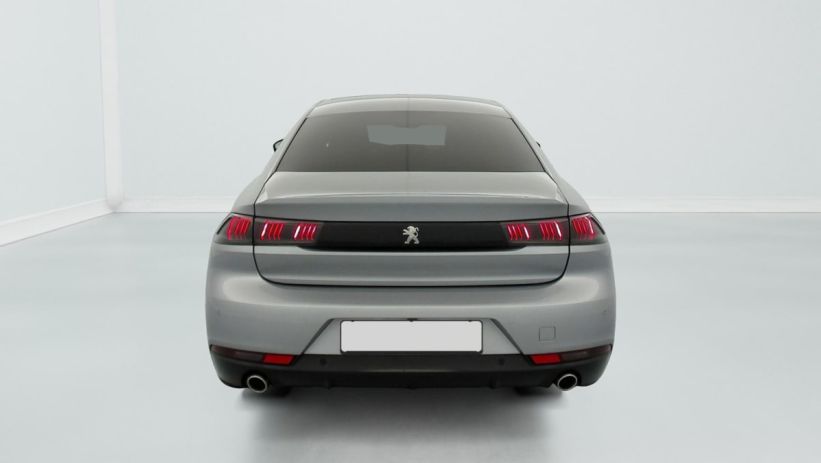 Aperçu du véhicule : Hybrid 225 e-EAT8 GT