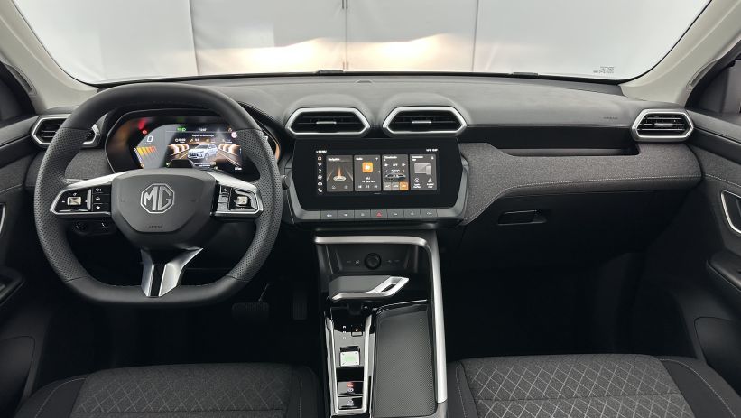 Aperçu du véhicule : 1.5 L Hybrid+ 197ch Standard