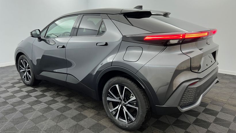 Aperçu du véhicule : Hybride 140 Design Gris Atlas - Toit Noir Onyx avec 2700€ d'équipements inclus