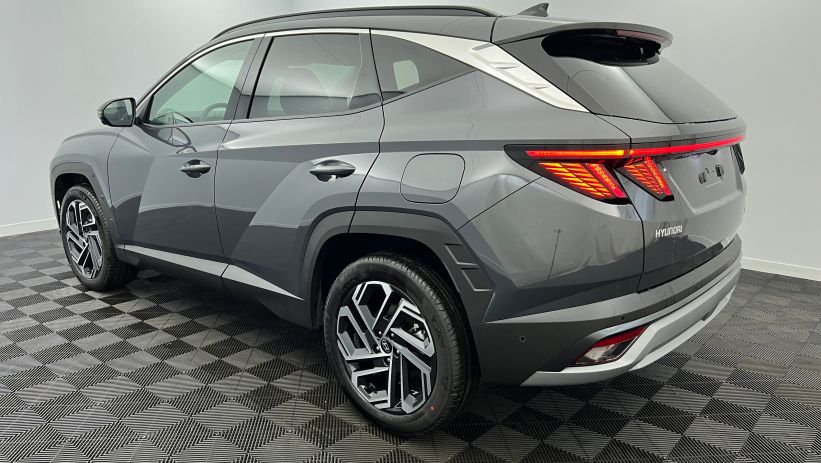 Aperçu du véhicule : 1.6 T-GDI 239 Hybrid BVA6 Executive Ecotronic Gray avec 960€ d'équipements inclus