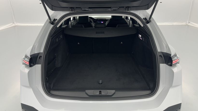 Aperçu du véhicule : III 1.2 Hybrid 145ch Allure e-DCS6