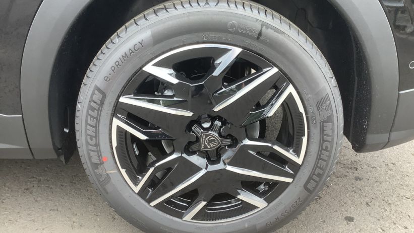Aperçu du véhicule : 3008 Hybrid 145 e-DCS6 GT