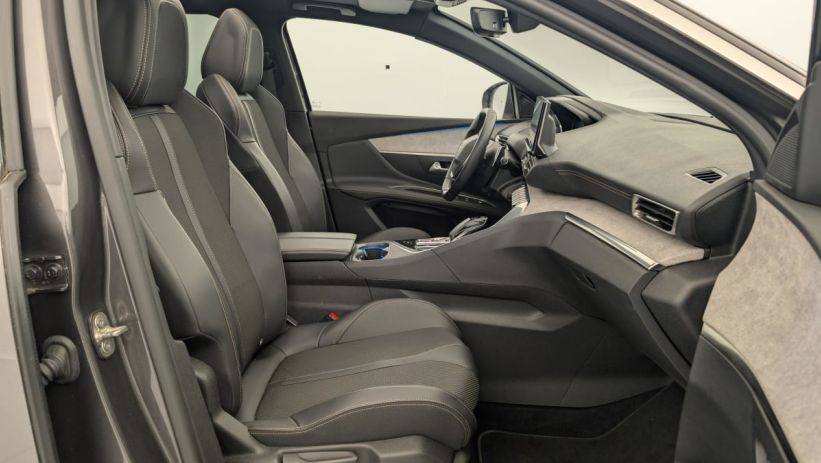 Aperçu du véhicule : Hybrid4 300 e-EAT8 GT