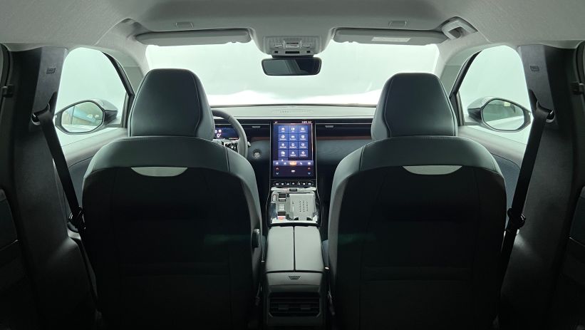 Aperçu du véhicule : Nouveau Hybrid 145 ch e-DCS6 Plus Blanc Okénite - Toit Noir Perla Nera avec 2550€ d'équipements inclus