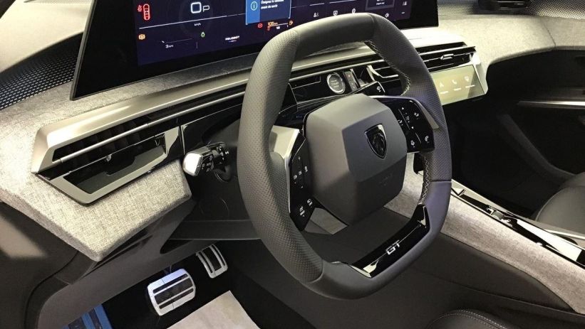 Aperçu du véhicule : Phase 4 Gt 1.2 HYBRID 145
