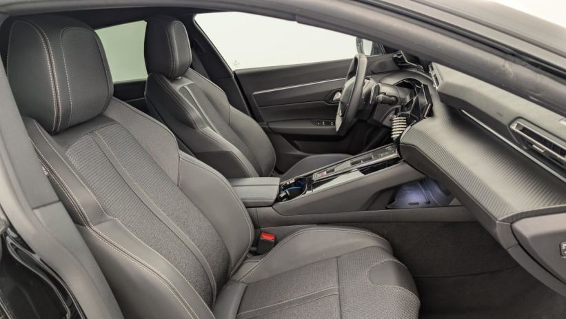 Aperçu du véhicule : Hybrid 180 e-EAT8 Allure