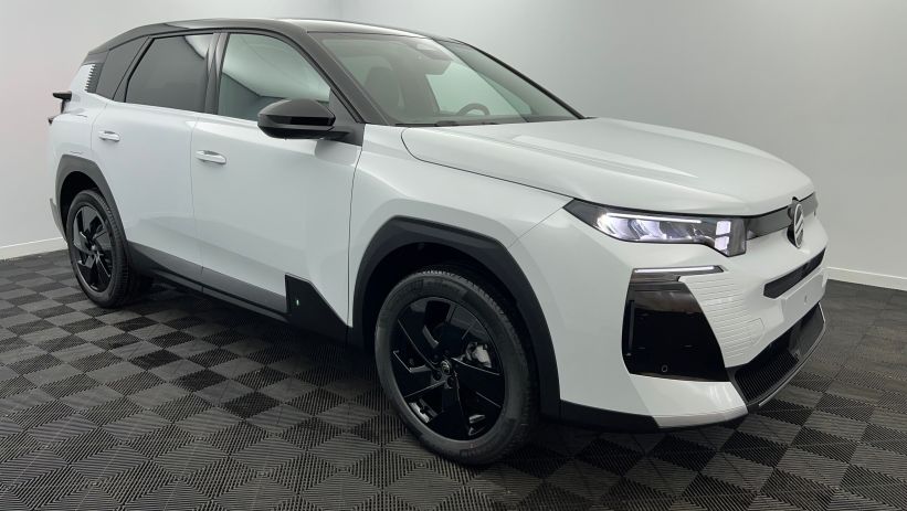 Aperçu du véhicule : Nouveau Hybrid 145 ch e-DCS6 Plus Blanc Okénite - Toit Noir Perla Nera avec 2550€ d'équipements inclus