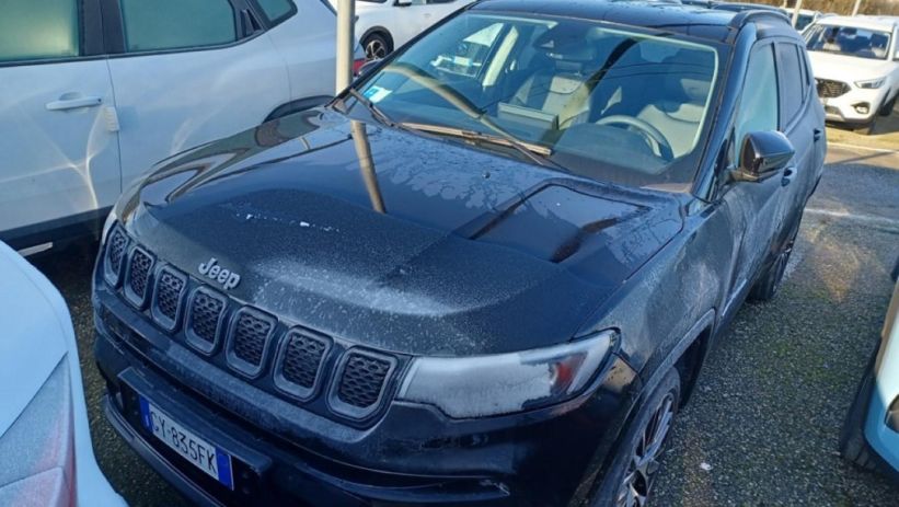 Aperçu du véhicule : COMPASS 1.5 Turbo T4 130 ch BVR7 e-Hybrid Summit