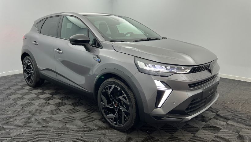 Aperçu du véhicule : E-Tech full hybrid 160 ch esprit Alpine Gris Cassiopée avec 950€ d'équipements inclus
