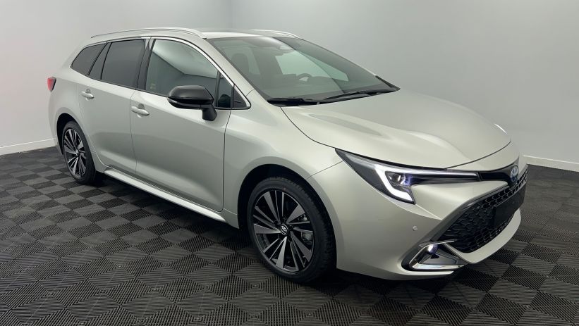 Aperçu du véhicule : Hybride 178ch Design Gris Argent avec 2590€ d'équipements inclus