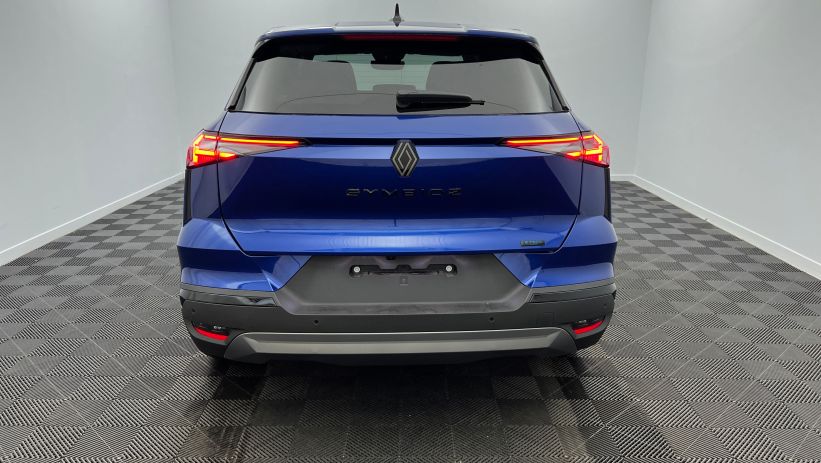 Aperçu du véhicule : E-Tech full hybrid 145 Esprit Alpine Bleu Iron avec 1700€ d'équipements inclus