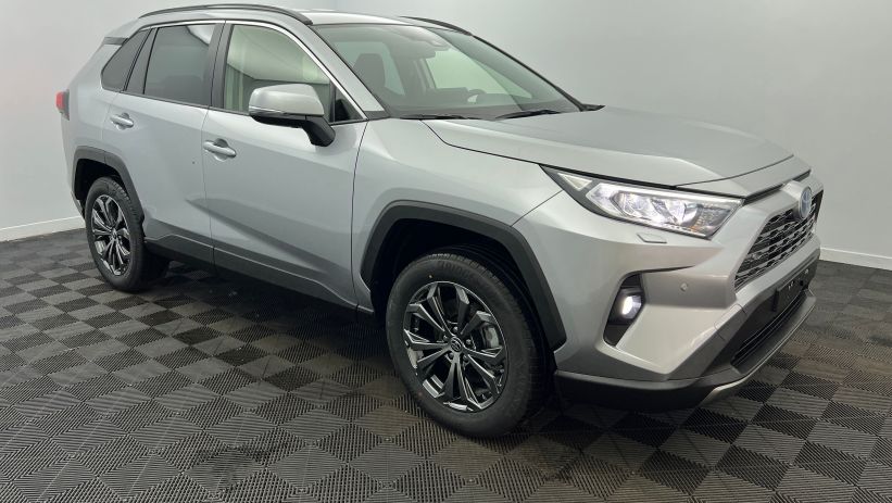 Aperçu du véhicule : Hybride 218 ch 2WD Dynamic Gris Acier avec 2850€ d'équipements inclus