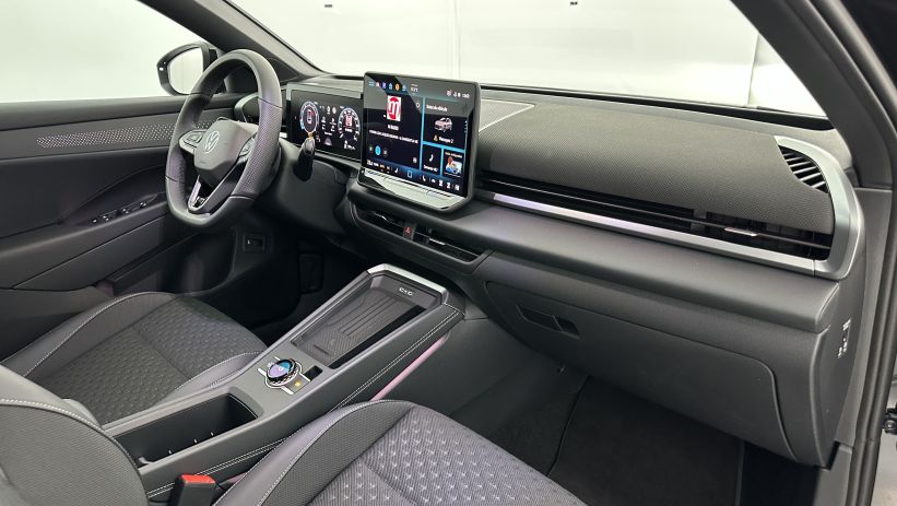 Aperçu du véhicule : 1.5 eTSI EVO2 Hybrid 150ch R-Line DSG7