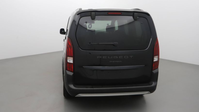 Aperçu du véhicule : TAILLE XL - 1.5 BLUEHDI 130CH S&S GT EAT8 7 PLACES