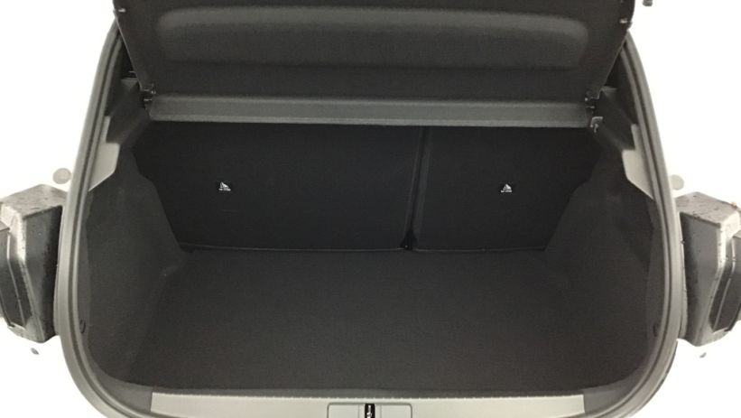 Aperçu du véhicule : 208 Hybrid 136 e-DCS6 Allure