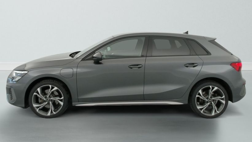Aperçu du véhicule : 40 TFSIe 204 S Tronic 6 S Line