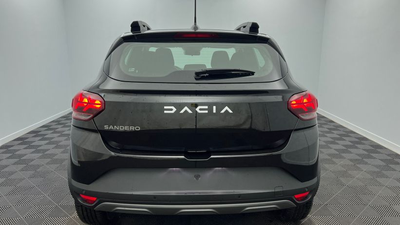Aperçu du véhicule : TCe 90 CVT Stepway Expression Noir Nacré avec 1600€ d'équipements inclus