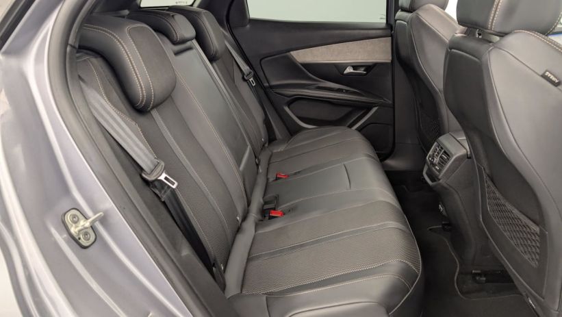 Aperçu du véhicule : Hybrid4 300 e-EAT8 GT