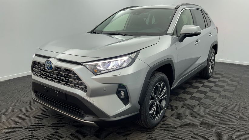 Aperçu du véhicule : Hybride 222 ch AWD-i Dynamic Gris Acier avec 2850€ d'équipements inclus
