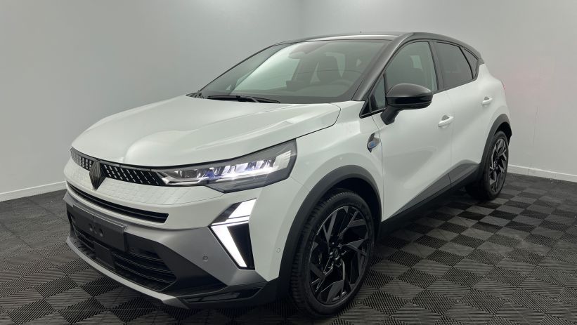 Aperçu du véhicule : E-Tech full hybrid 160 ch esprit Alpine Blanc Nacré - Toit Noir Etoilé avec 1100€ d'équipements inclus