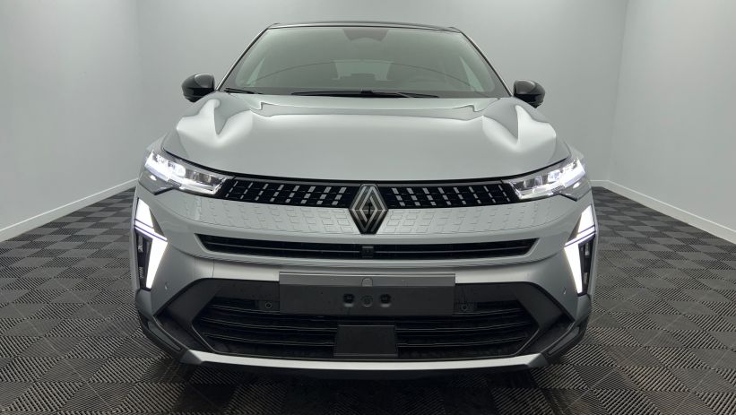 Aperçu du véhicule : E-Tech full hybrid 160 ch esprit Alpine Gris Rafale - Toit Noir Etoilé avec 1950€ d'équipements inclus