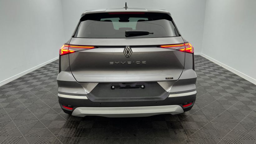 Aperçu du véhicule : E-Tech full hybrid 145 Iconic Gris Cassiopée avec 1000€ d'équipements inclus