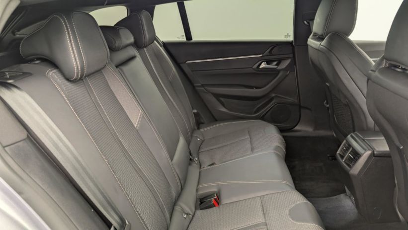 Aperçu du véhicule : Hybrid 225 e-EAT8 Allure