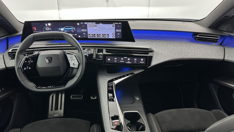 Aperçu du véhicule : III 1.2 Hybrid 145ch GT e-DCS6