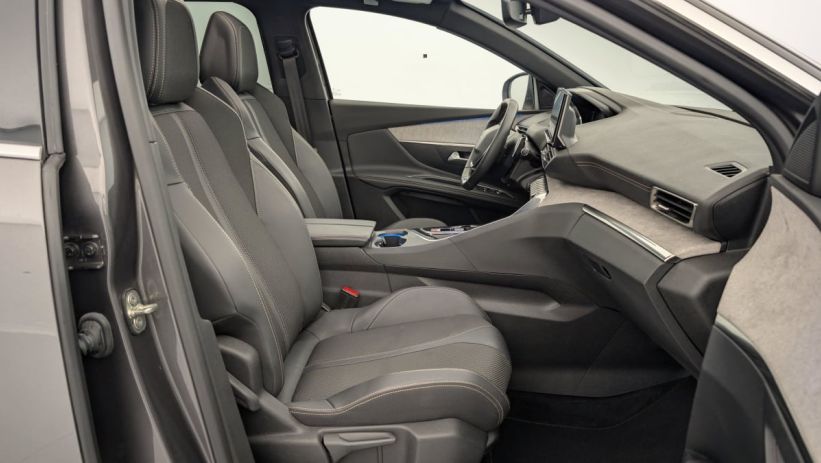 Aperçu du véhicule : Hybrid4 300 e-EAT8 GT