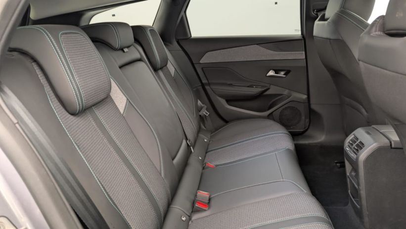 Aperçu du véhicule : Hybrid 145 e-DCS6 Allure