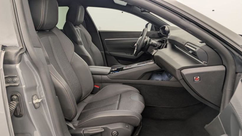 Aperçu du véhicule : Hybrid 225 e-EAT8 Allure