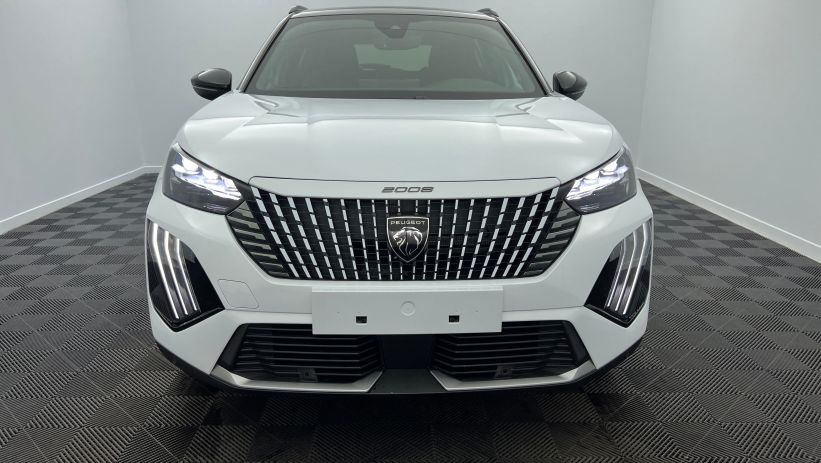 Aperçu du véhicule : Moteur électrique 156 ch GT Blanc Okénite Toit Black Diamond avec 2870€ d'équipements inclus