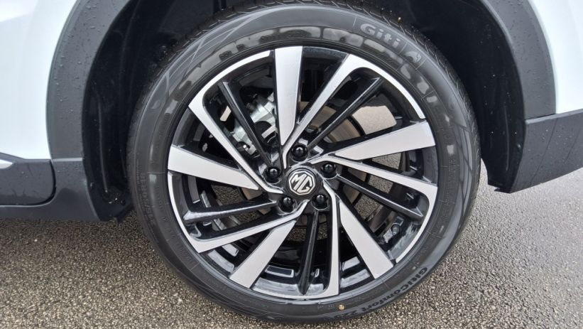 Aperçu du véhicule : ZS 1.5 L Hybrid+ 197 ch Luxury