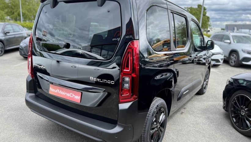 Aperçu du véhicule : MAX VP M 1.5 BLUEHDI 130CV EAT8 + DRIVE PACK + NAVIGATION ET MIRROR SCREEN + NEUF 0KM