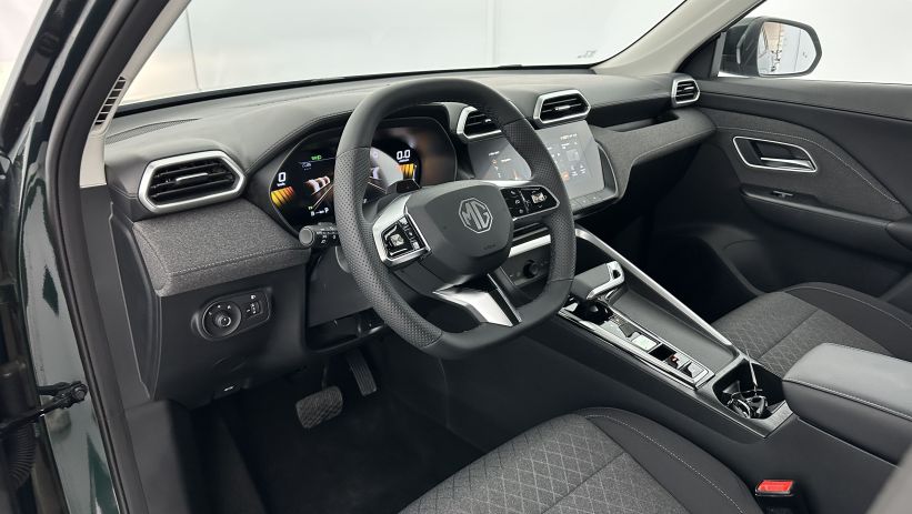 Aperçu du véhicule : 1.5 L Hybrid+ 197ch Standard