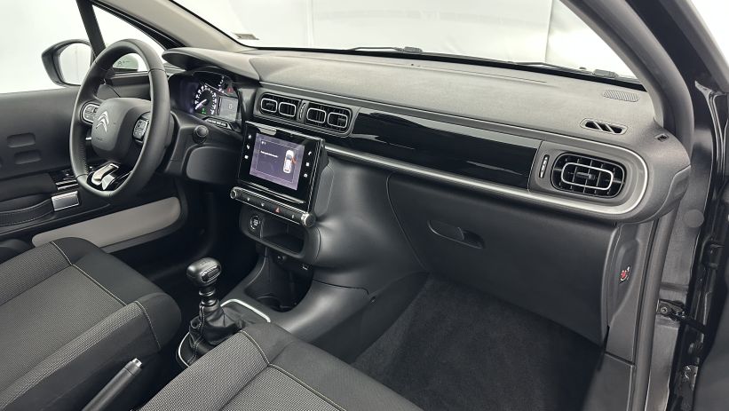 Aperçu du véhicule : III 1.2 PureTech 110ch Shine